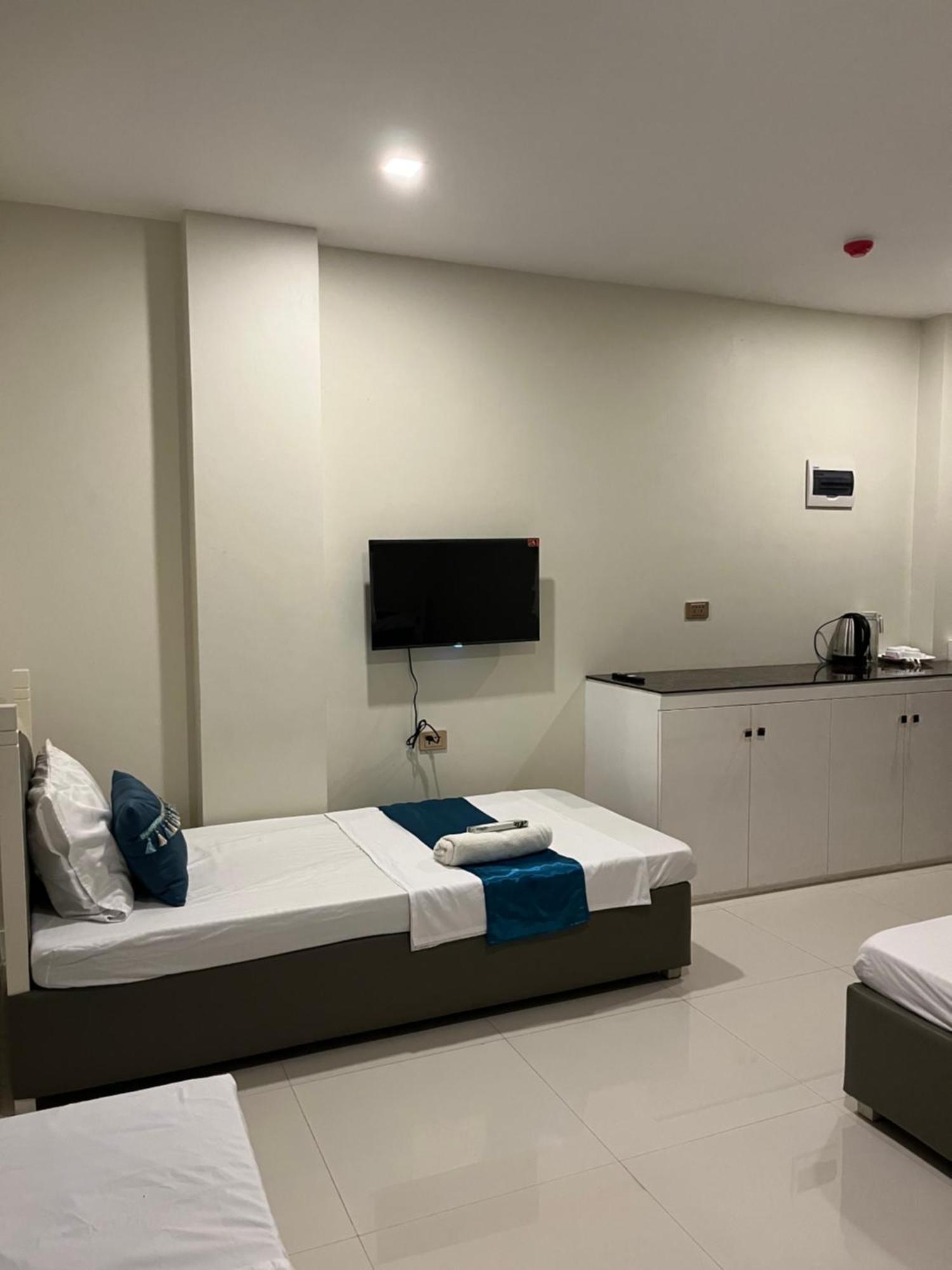 717 Residences Iloilo City Exterior foto